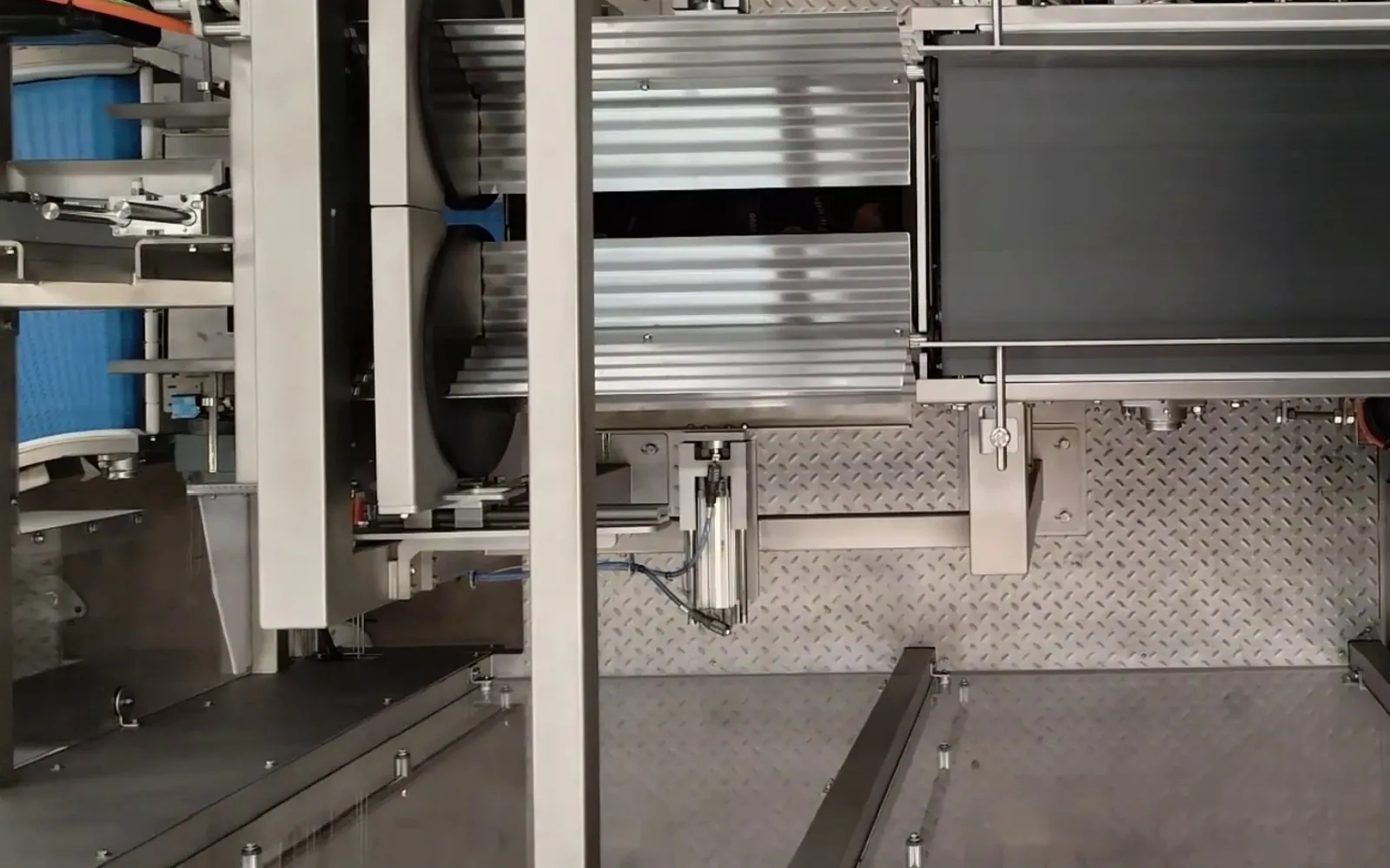 TRFDroppack drop packing module seen from above.